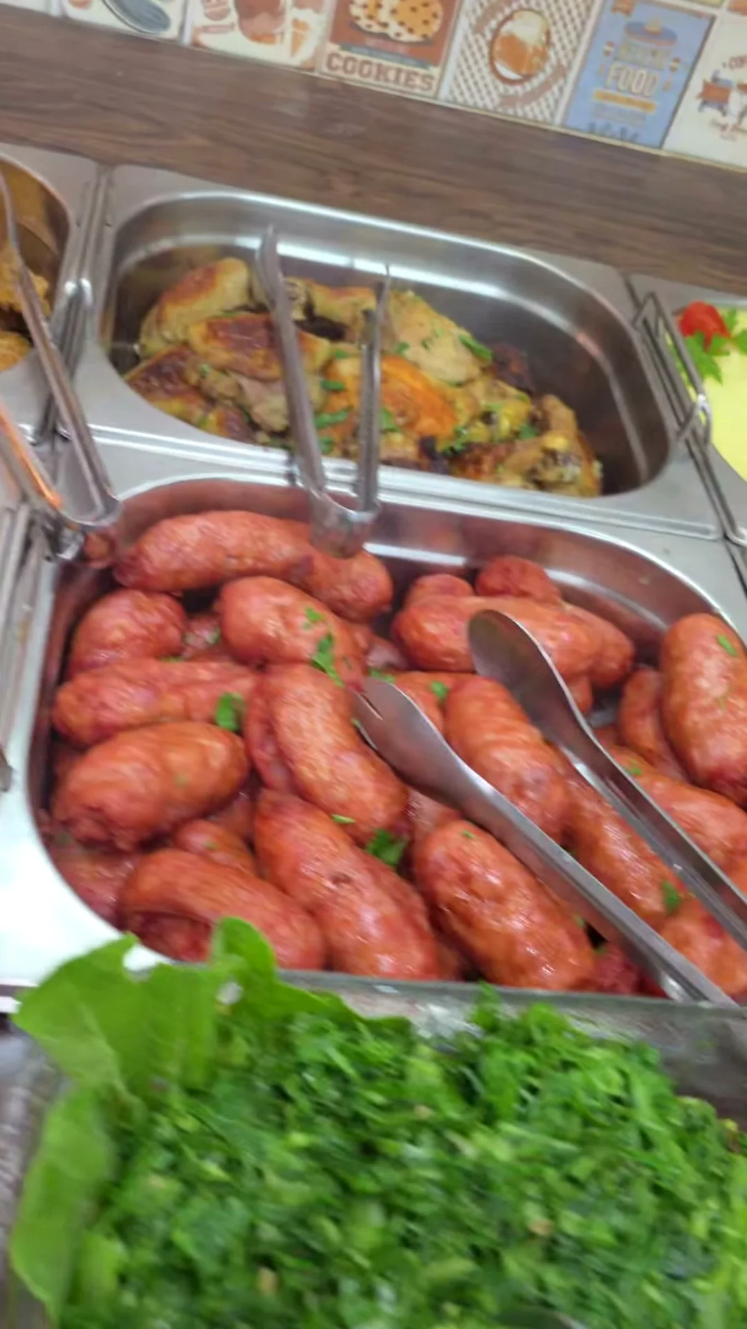 Linguiça assada no buffet